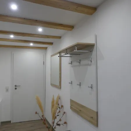 아파트 Schwein Gehabt *