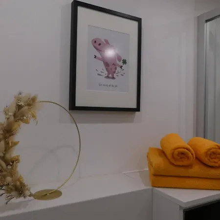 아파트 Schwein Gehabt *