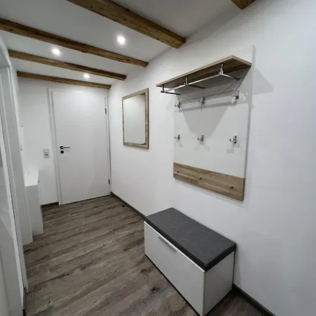 아파트 Schwein Gehabt